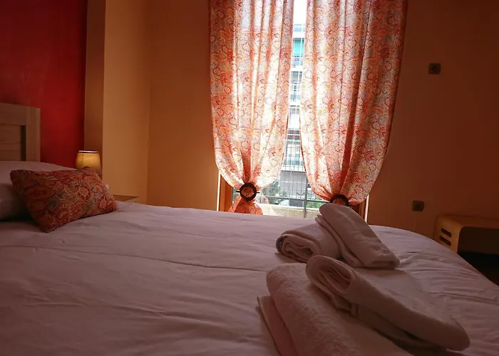 Apartmá (90 m²), pokoje: 2, vlastní koupelny: 1, destinace: Pagrati
