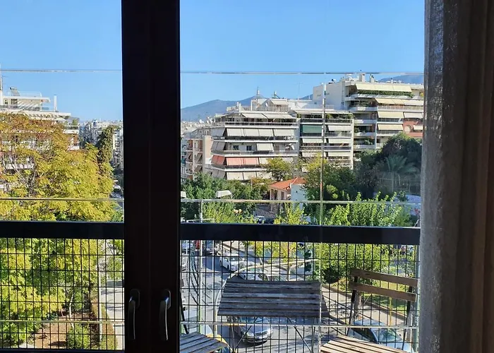 Appartement avec 2 chambre(s) de 90 m² et 1 salle(s) de bains privée(s) à Pagrati